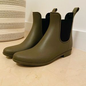 Rain boots